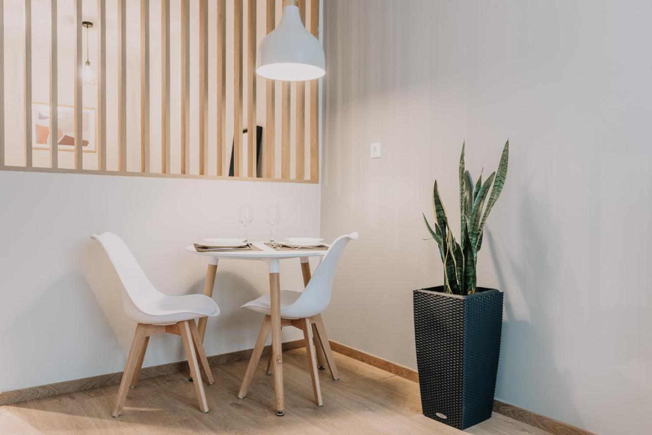 Nemea Apartments, The Luxury Suites Tesalonika Bagian luar foto